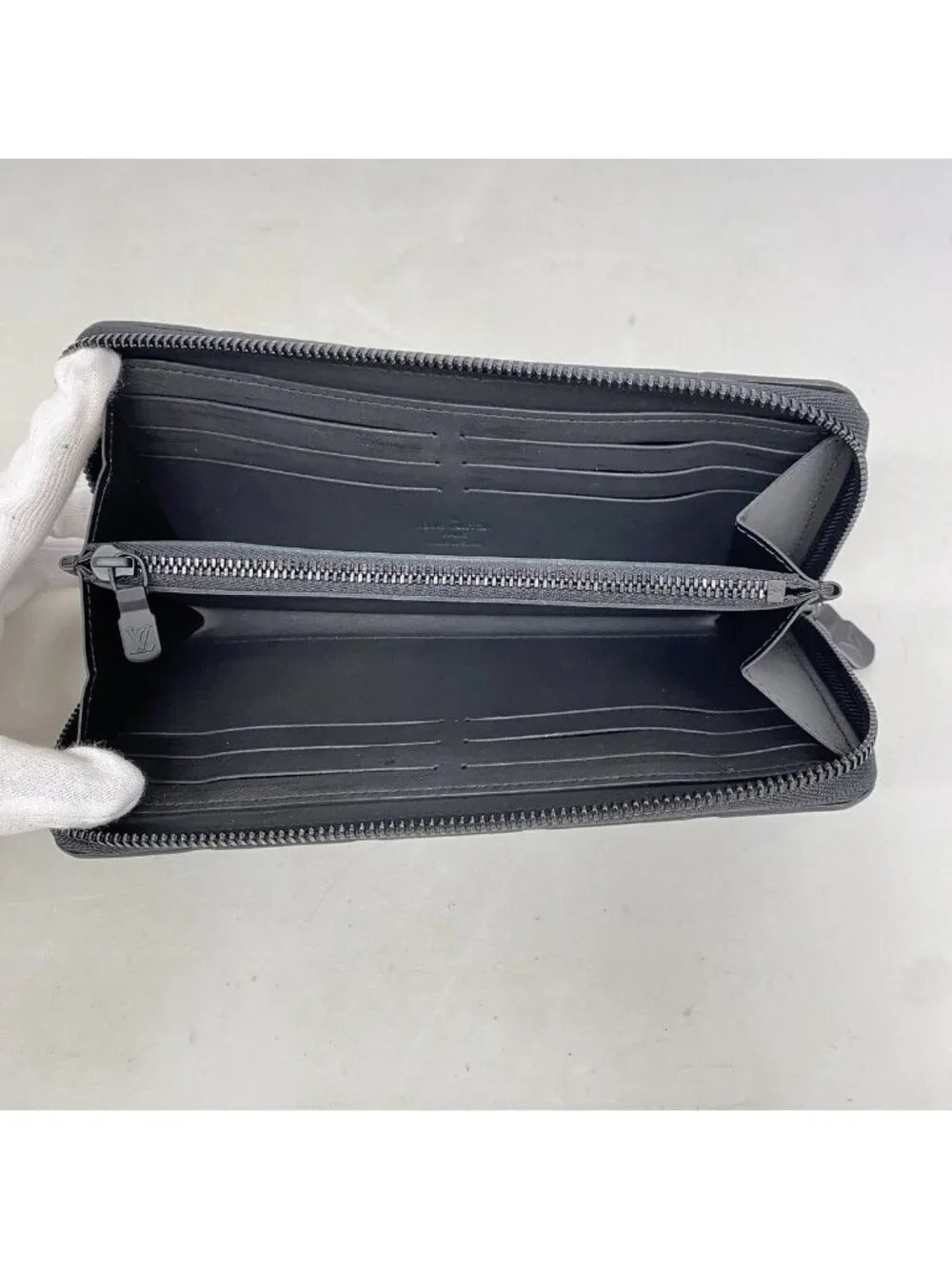 Louis Vuitton Wallet Monogram Shadow Zippy Horizontal Black